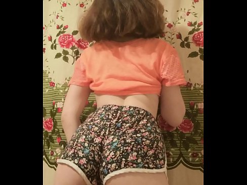 ❤️ מותק צעיר סקסי פושט את המכנסיים הקצרים במצלמה פורנו תוצרת בית ב-iw.assistirhentai.ru ❌❤